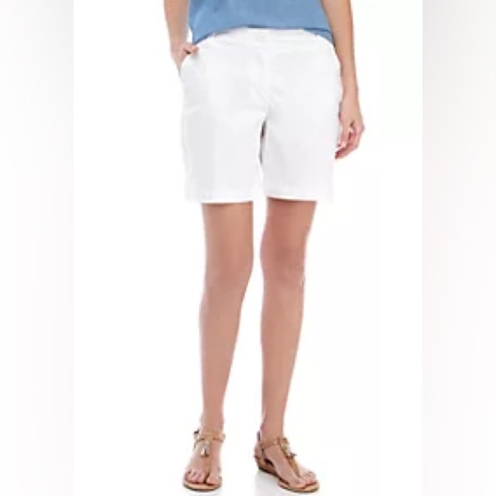 NWT  Crown & Ivy Caroline Classic Shorts